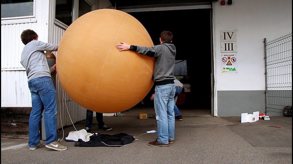 Ballon in Space von Smartfilmprojects- Wetterballon in Stratosphäre gesponsert von BonnGas und GasProfi24 - 1