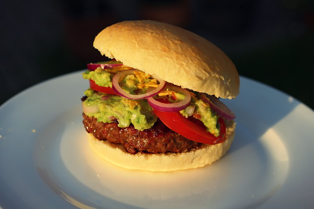 Guacamole-Burger vegetarisch - Rezept Burger-Menü in drei Gängen mit Guacamole-Burger als Hauptspeise - GasProfi24-Blog